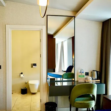 Union Port 3*
