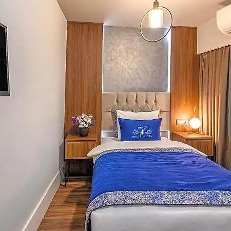 Union Port 3*